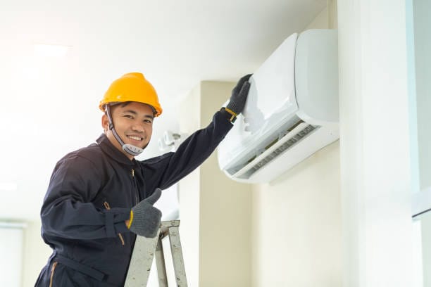Cuci AC vs Service AC: Perbedaan & Waktu yang Tepat!