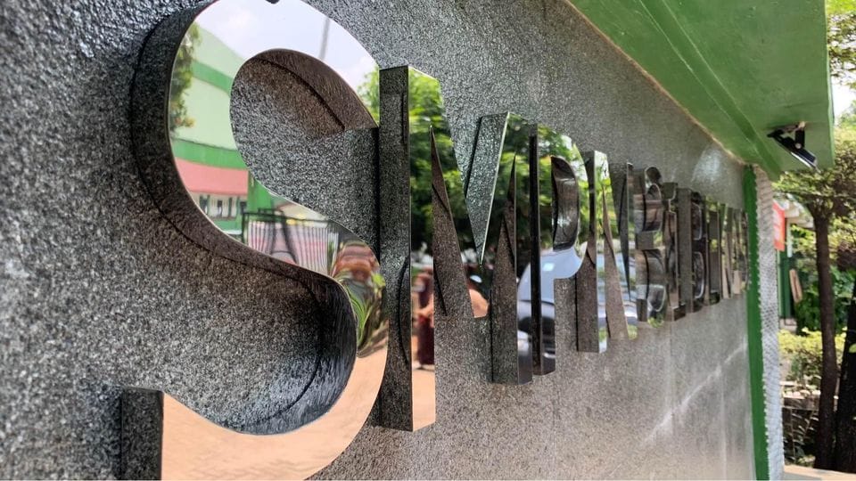 Jasa Huruf Timbul untuk Sekolah & Instansi Pemerintah