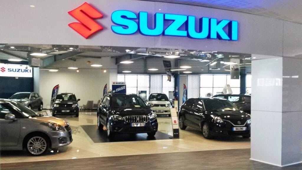 huruf signage di showroom otomotif
