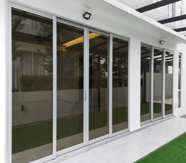 Pintu Aluminium & Kaca Minimalis modern untuk rumah atau kantor.