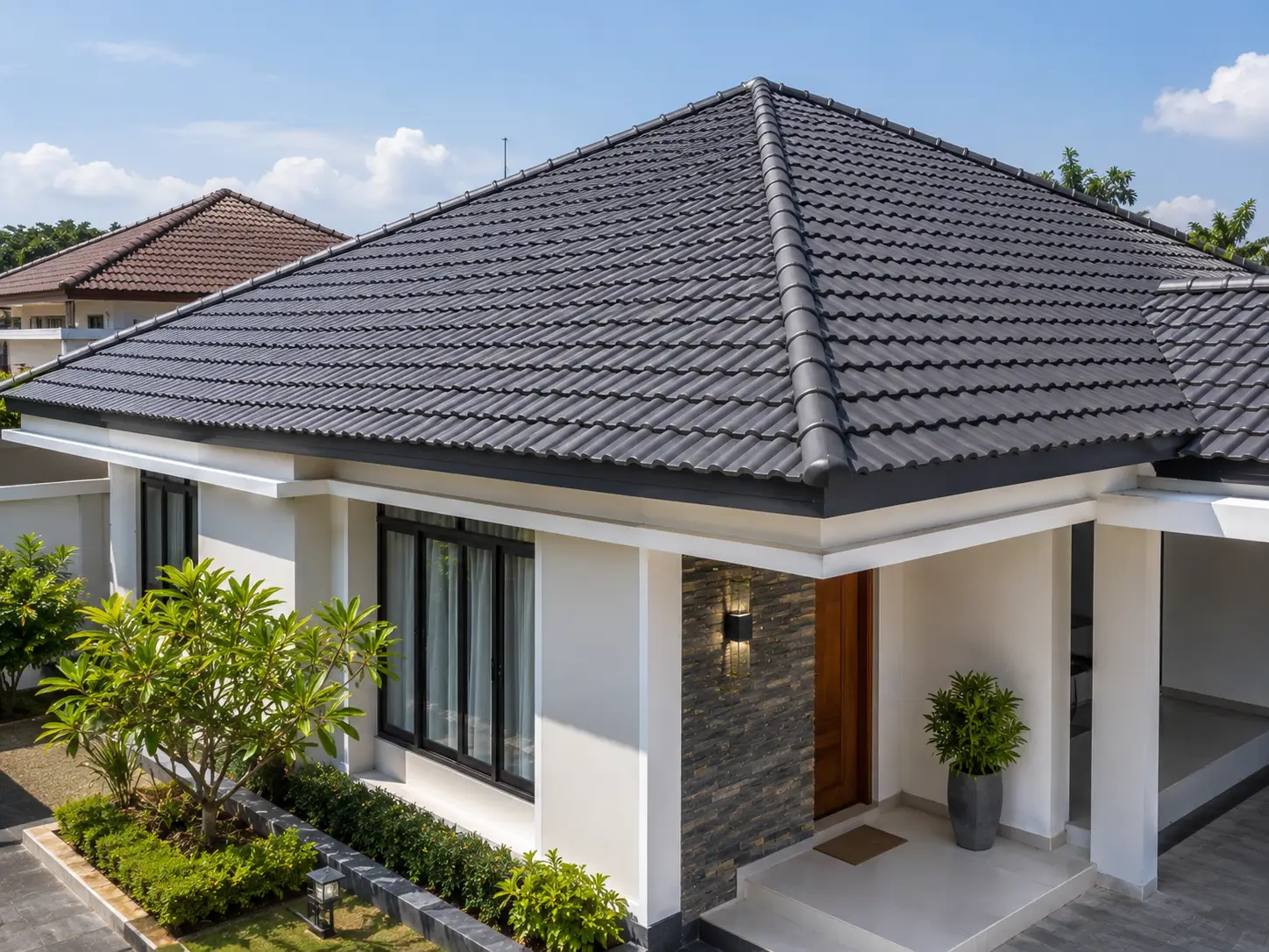 Hasil renovasi atap rumah setelah selesai dikerjakan