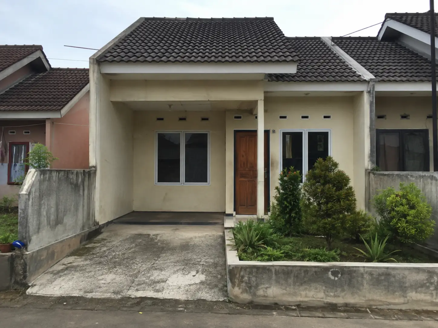 Kondisi rumah subsidi sebelum renovasi